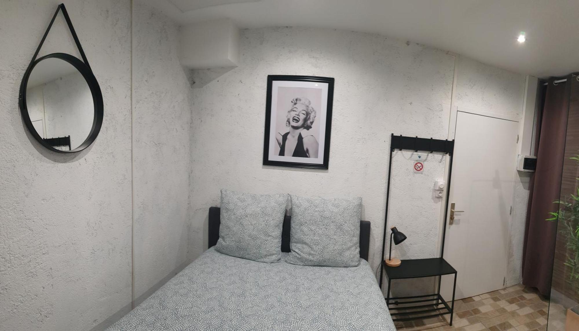 Au 36, Les Apparts Hotel Жоани Екстериор снимка