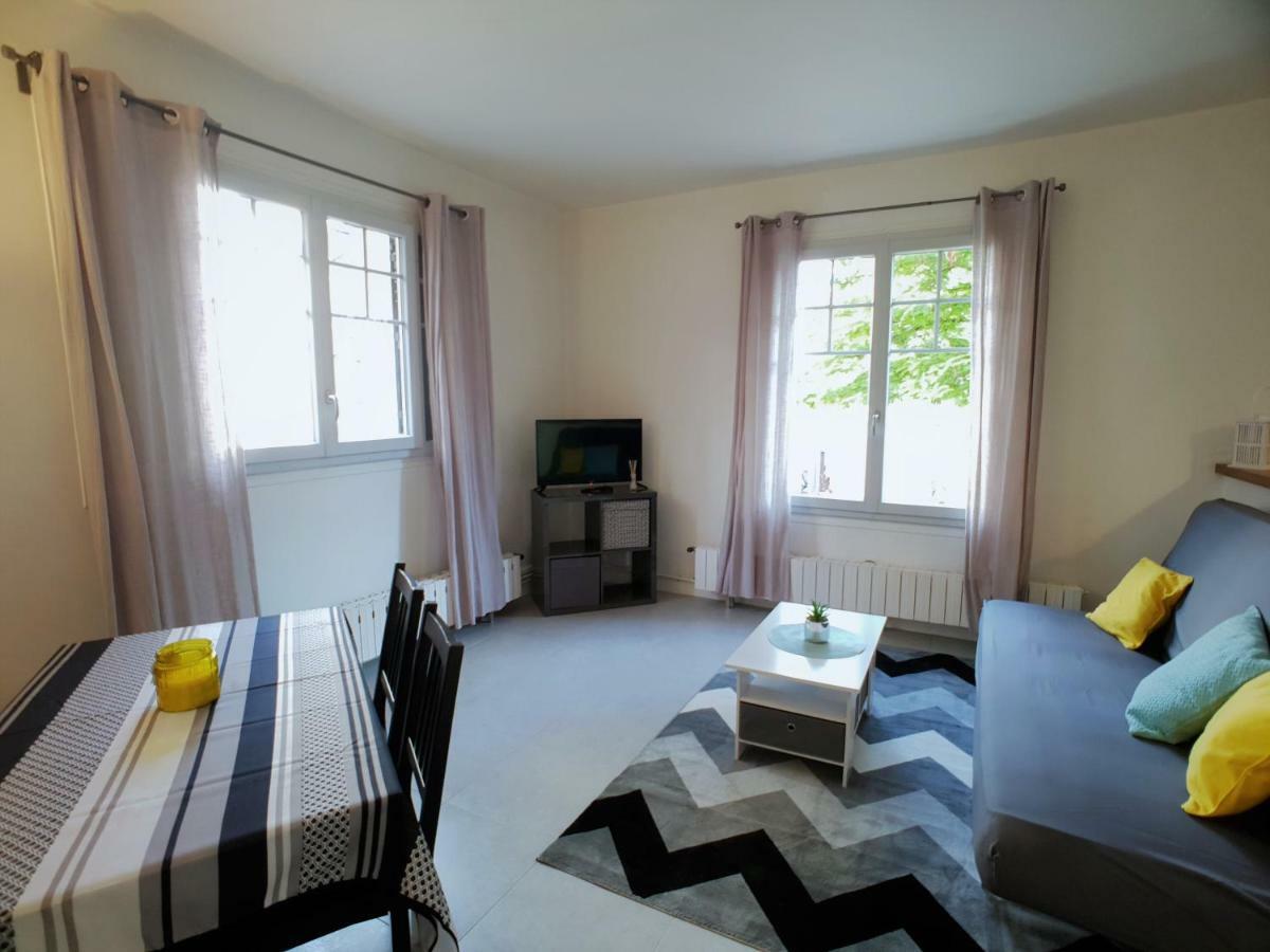 Au 36, Les Apparts Hotel Жоани Екстериор снимка